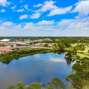 https://laketown-wharf-938.panamacity-beachhotels.com