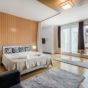 https://bpr-timber-loft-home-with-a-c-balcony.inbudapesthotels.com